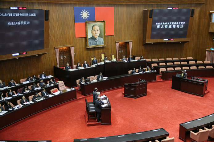 2015.12.18 《病人自主權利法》三讀通過